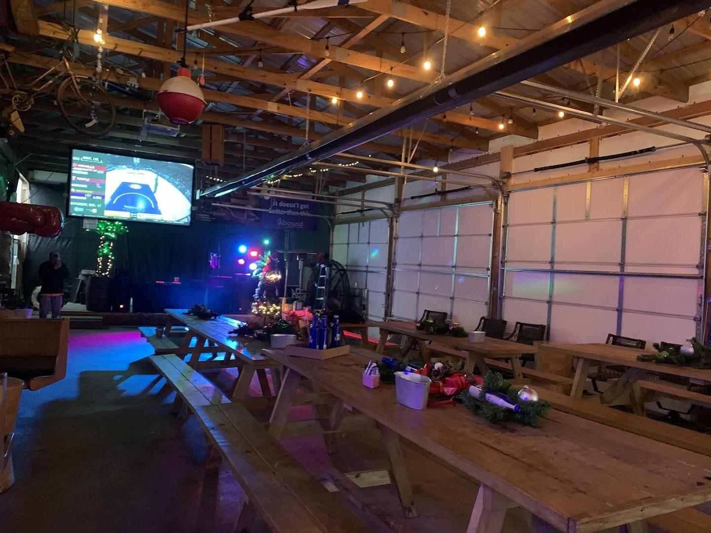 Tuckers Tiki Restaurant/ Bar